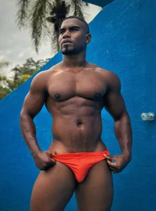 RyanJackson_ Pool صورة واحدة|RyanJackson_ Pool صورتان|RyanJackson_ Pool  3 صور|RyanJackson_ Pool  3 صورة