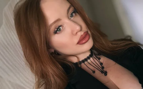 RoseShelton redhead Foto 3