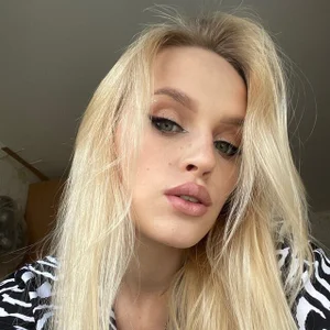 ElisabetLorney Public Pic 4