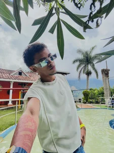 Romancartier_1's photo