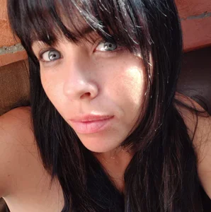 Holly-Hot Public slika