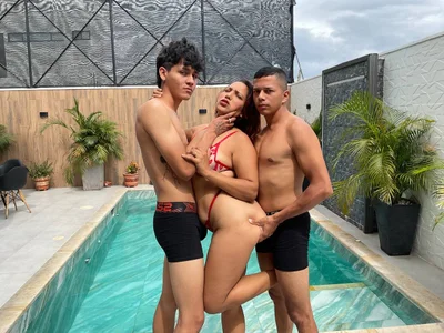 Sexe_Sauvage_AD A queen two cocks Pic 9