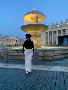 OnlyGiaのA LITTLE ABOUT MY JOURNEY 🌍の 2枚の写真