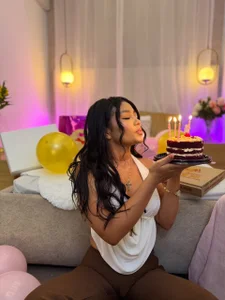 kassia_kim It's my birthday!!👑 Pic 5
