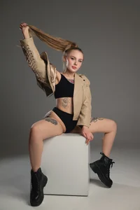 LianaFord My body needs your attention Poză 3