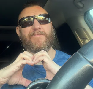 HouseOfHans: Public ( 3 фото)