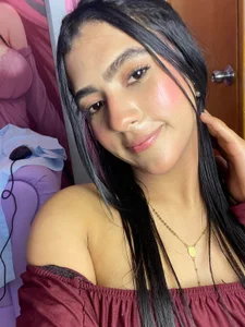 Holly_Watson_ sexy lady 💋  6টি ছবি