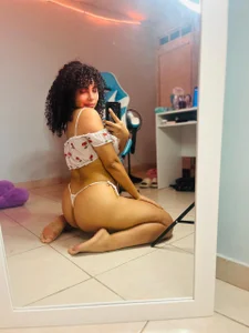 Violetta_cam_ mirror photo Pic