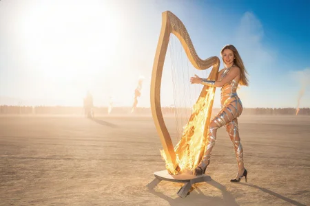 Real_Tini My beloved from a fan took a photo for me 🥰 Bilde 9