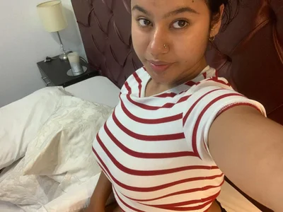 NoiraVale Good morning, babe… I'm live and ready to tease you slowly, with every glance and every word. Come j Fotka 3