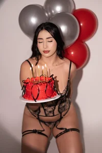 IvonneOwen My 21st B-Day 🩷 Pic 3