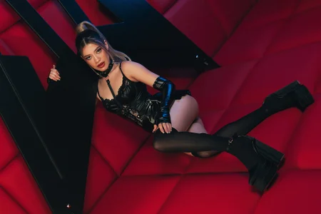 ViolettHansson kullanıcısının BDSM style 😈👠 albümü -  3 fotoğraf