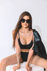 Annaa_Banana Girl in black Foto 6
