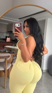 HeidyWillss Beautiful in profile Pic