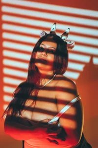 bitch I'm a cow 🤍🖤 od VanessaScott_  2 snímek