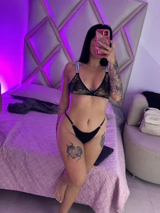 EmilyyyFoxx Public Immagine  3