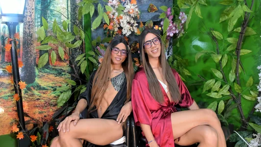 Elena_and_Julian INTELLECTUAL GIRLS slika 7