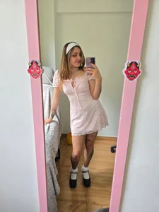 Cute_Mia23_ Public Pic