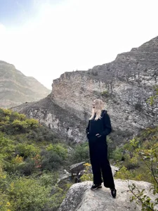 Vivian_Davis Travel to mountains Pic 2