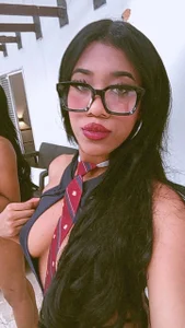 AlayshaJohnson Glasses fetish? Pic
