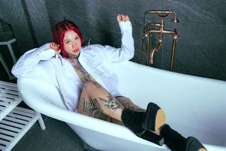 ViolettaBaker_ Accompany me to the bathtub รูป  2