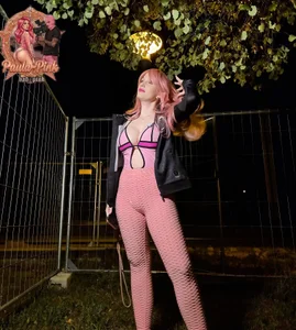 pink_paula Behind the scene *IRL* 🩷 slika 4