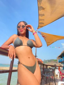 ☀️ Sun, Sand & Style de Becky_vega  2 Imagens