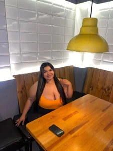 AlexaaTaylor Do you want a date with me? Pic 2