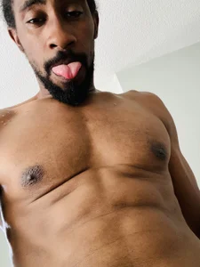 GeniusBody Flexing Pic 2