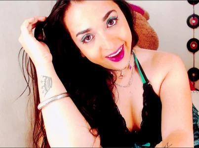 SARAMISHA ladyblue Pic