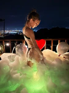 rosemonrooeのBetween foam and desire 💋の枚の写真