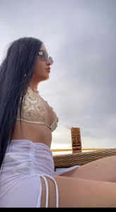 SarayRoyse Being very happy Foto 5