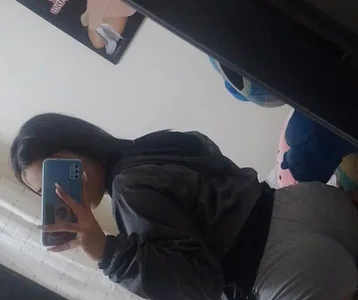 Avi_Winklar in my home Pic