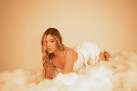 RebeccaHudson I'm Slave 4 U Immagine  5