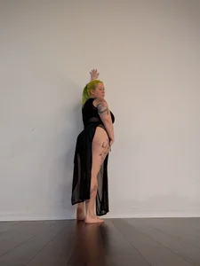 get to know me de sparklybisexual  4 photos