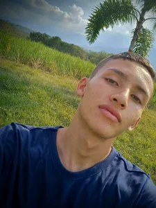 Alejandro_Tom Public Pic 2