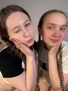 🐸Lulu and Anna🐸 de bambi_lu  8 Imagens