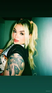 Samantha_Palm Public зображення