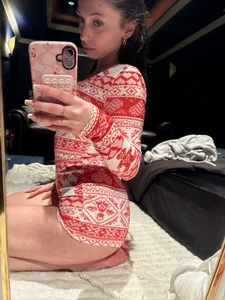 laurensmithhh christmas pics Pic 3