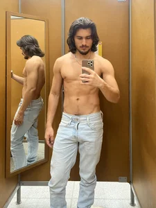 AXEL_OWEN Look Me ☘️ Pic 3