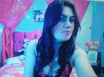 naughty-sharlot Public Pic 5