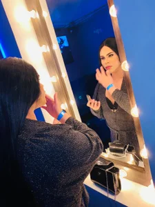 hi guys de valenthottie  3 photos