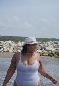 miss_busty_ me Pic