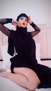 jamila_zair in bed use me however you want 🤤 Pic