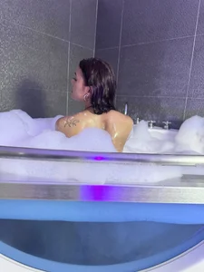 Iam_Lyan_ Public  6টি ছবি