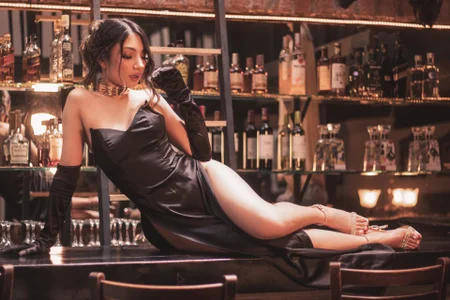 AmyArmstrong Glam and sophisticated Pic 5