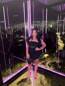 marywhitee__ smiling always frees me Pic 4