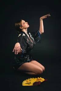 SherriMartinez The graceful curves of the Marionette Pic 6