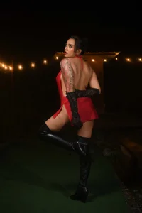 samara_smithh Loving in red🫦 Immagine  7