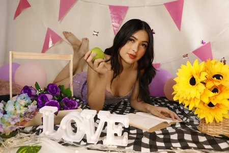 Ambar_Cullen Between pages and petals🌹🦋 Kuva 6